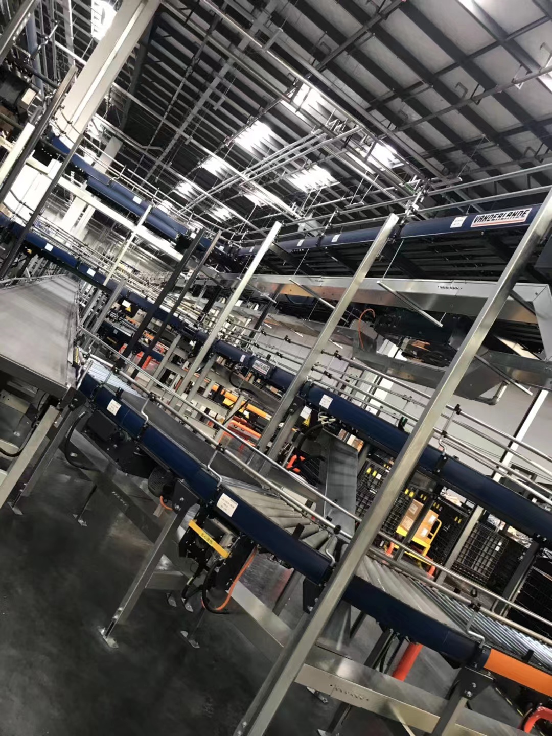 某世界品牌服裝分選基地施工現場(圖4)